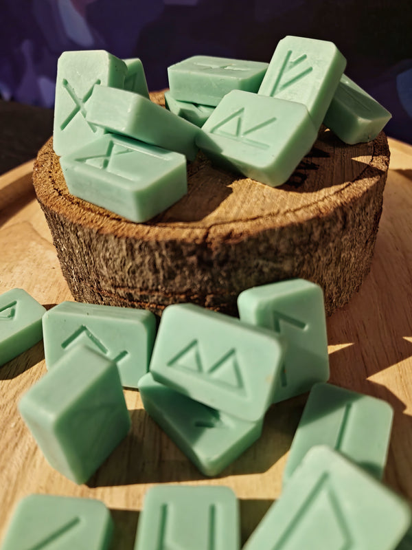 Waxmelts - Futhark-runen - Alien